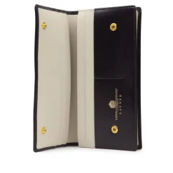 Freesia – Ebony Black / Bone White