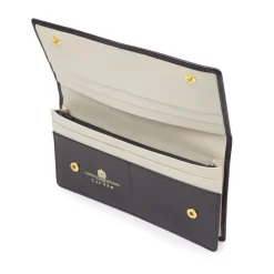 Freesia – Ebony Black / Bone White