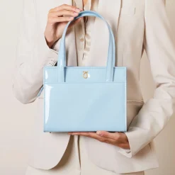 Lisa – Sky blue pale (patent)
