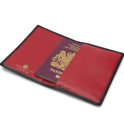 Passport holder – Ebony Black / Scarlet