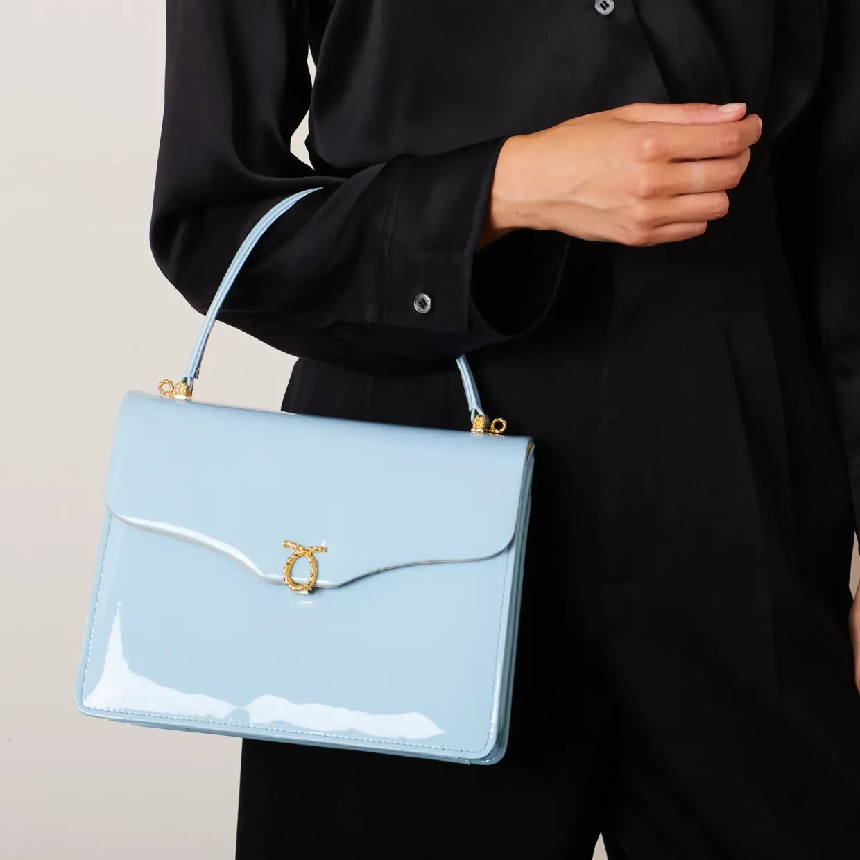 Royale – Sky Blue Pale (Patent)